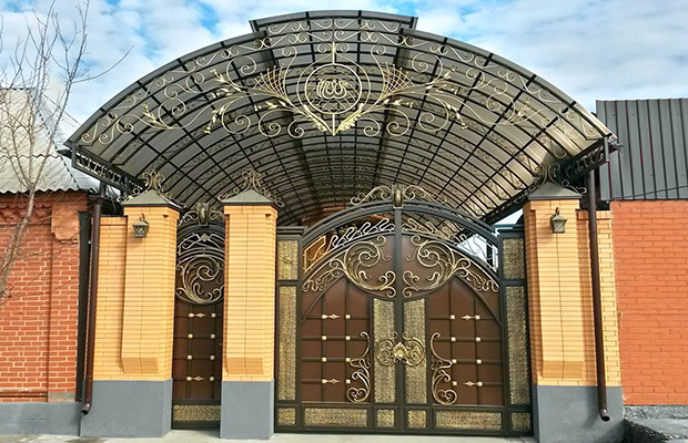 Купить или заказать ворота для дома с навесом - стильные и надежные решения для вашего участка в Тутаеве от 42642 руб | ВоротМастер-Ттв